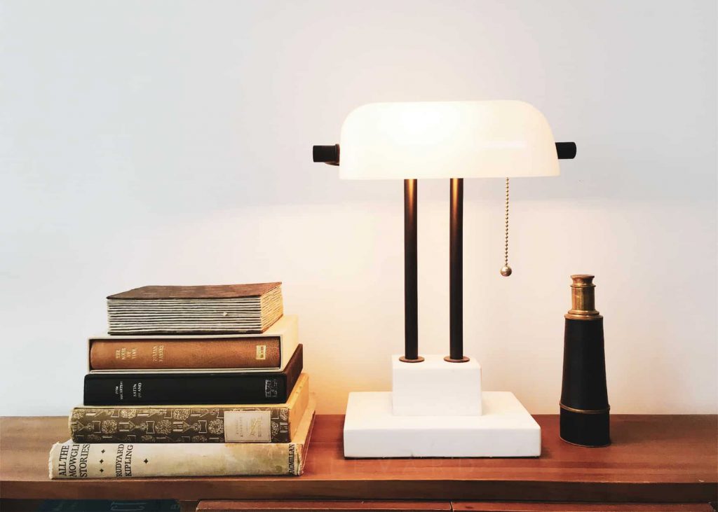 Scene Shang's Banker Lamp