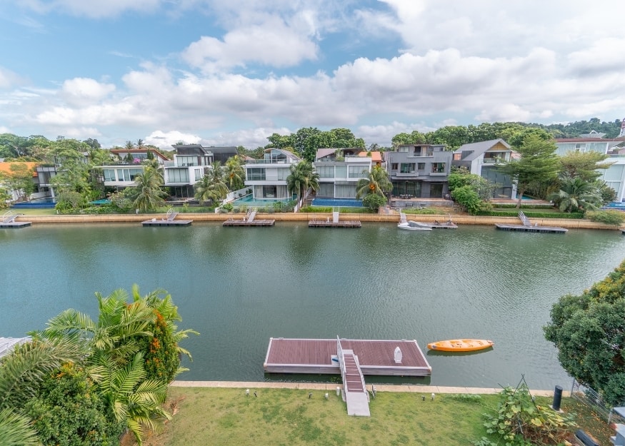 Pearl Island Bungalow berth