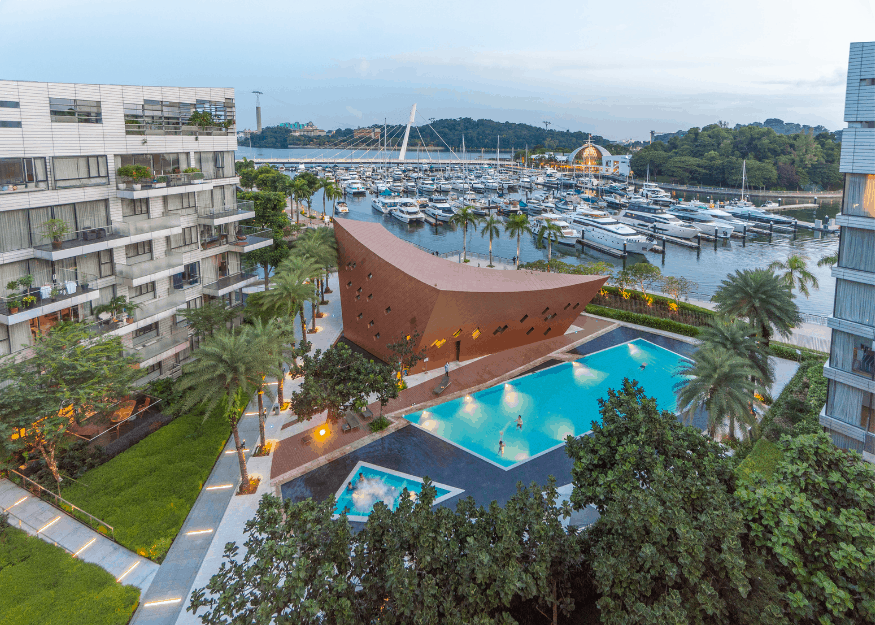 Reflections at Keppel Bay pool