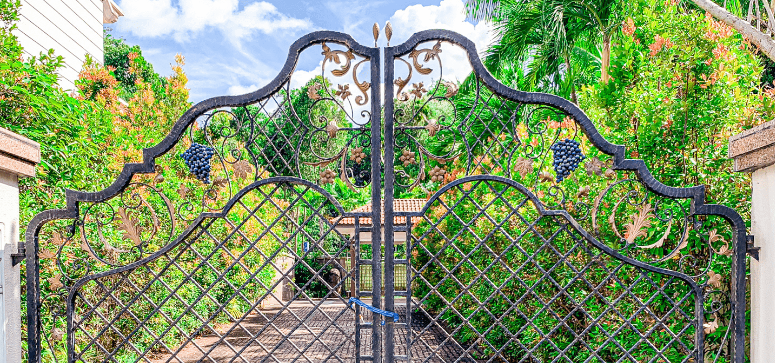 Landed house gates