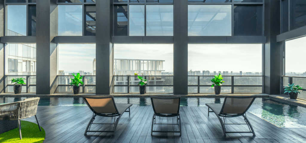 Nouvel 18 penthouse rooftop pool