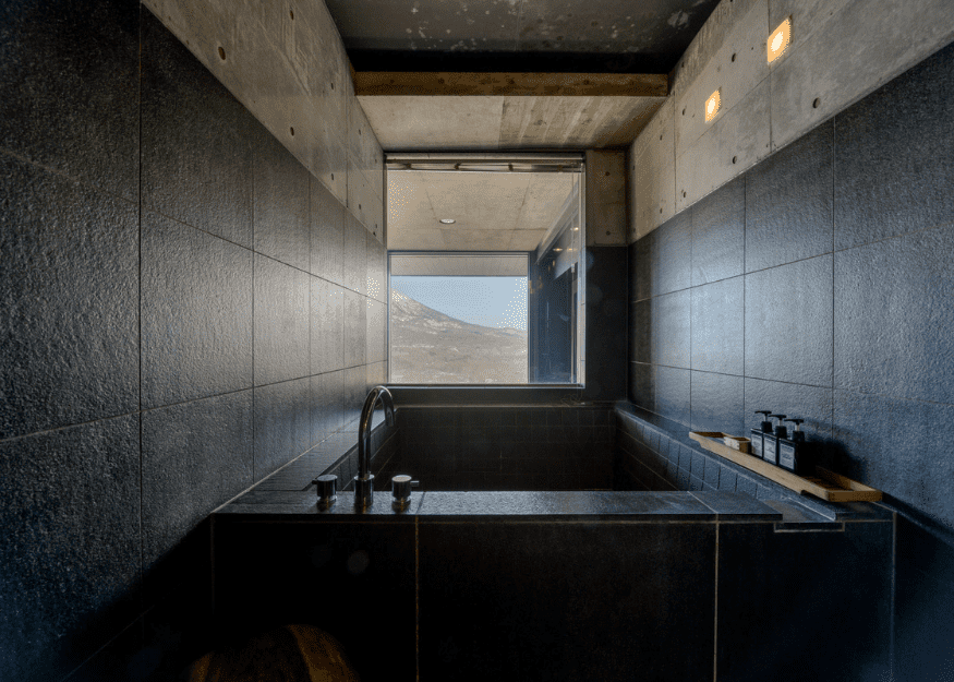 Suiboku Loft penthouse bath