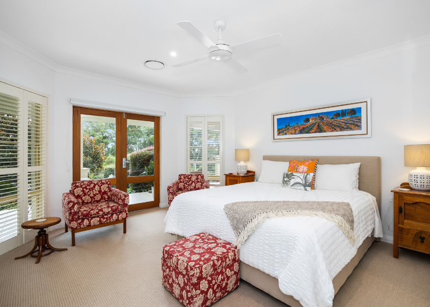 13B Bishop Drive bedroom