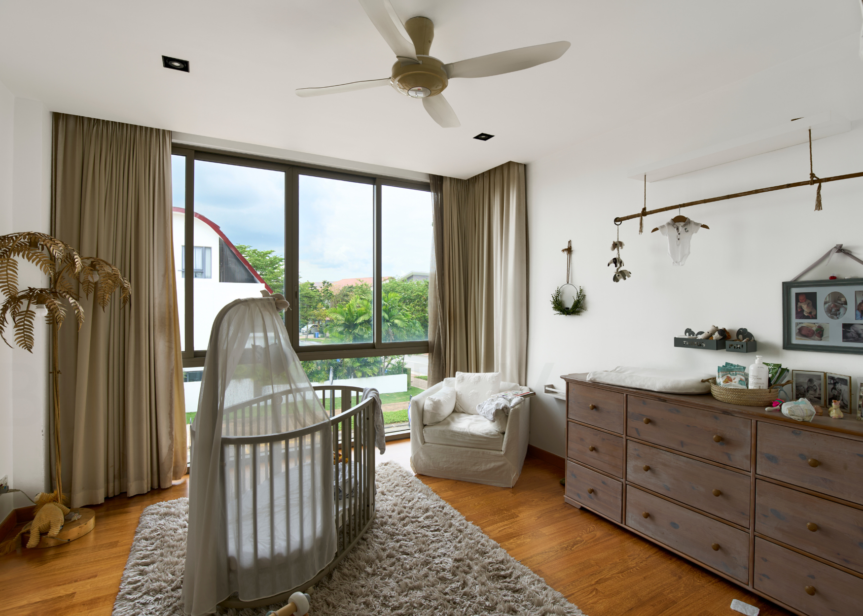 146 Ocean Drive child room