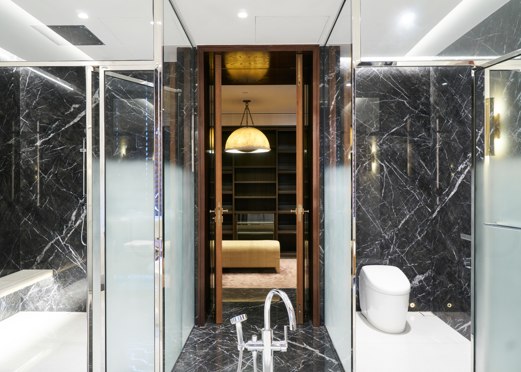 The Residences, Dorchester Collection, Dubai bathroom