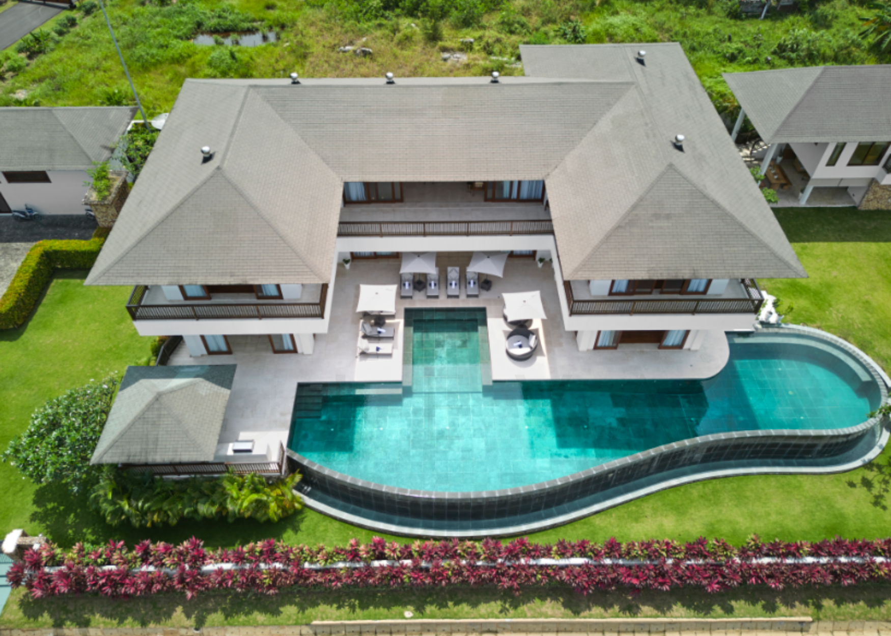 Villa Harimau pool