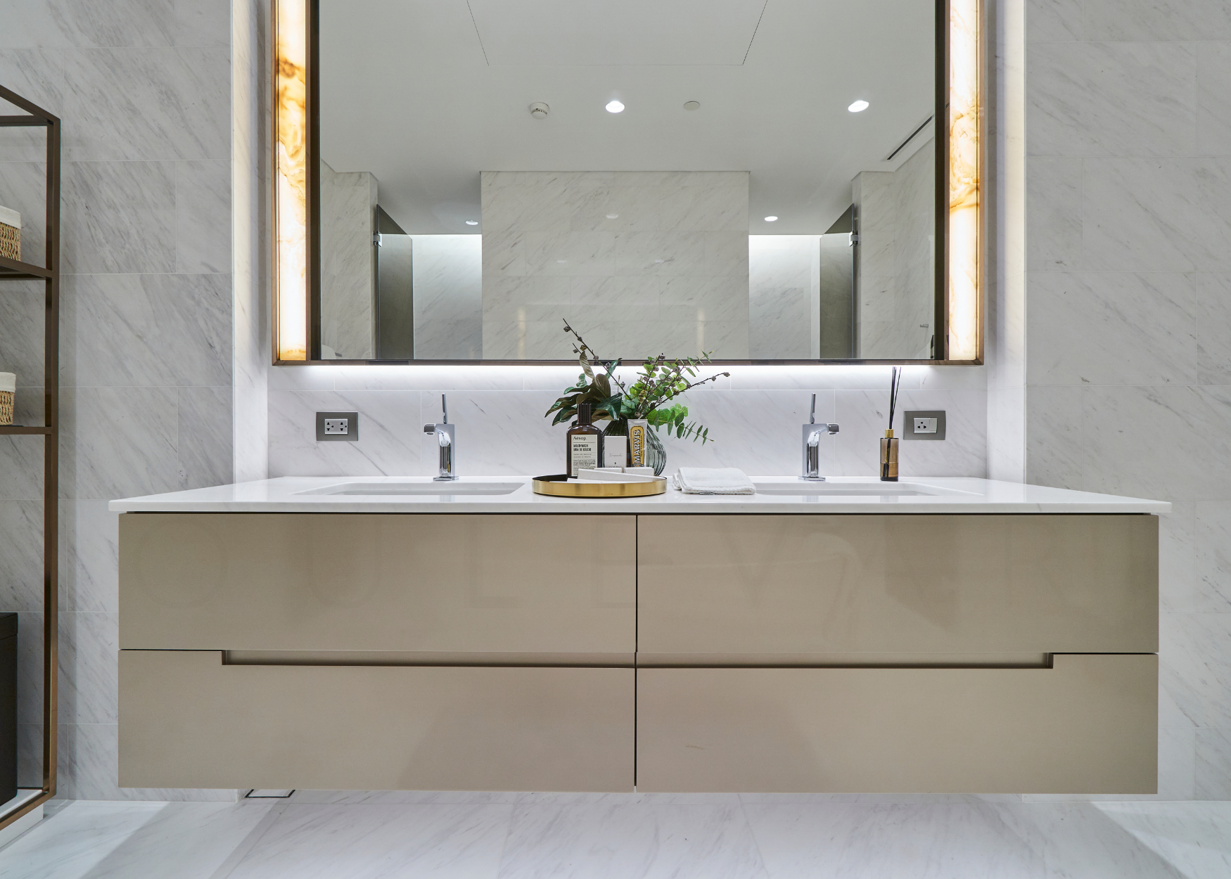 Sindhorn Residences Kempinski Bangkok bathroom