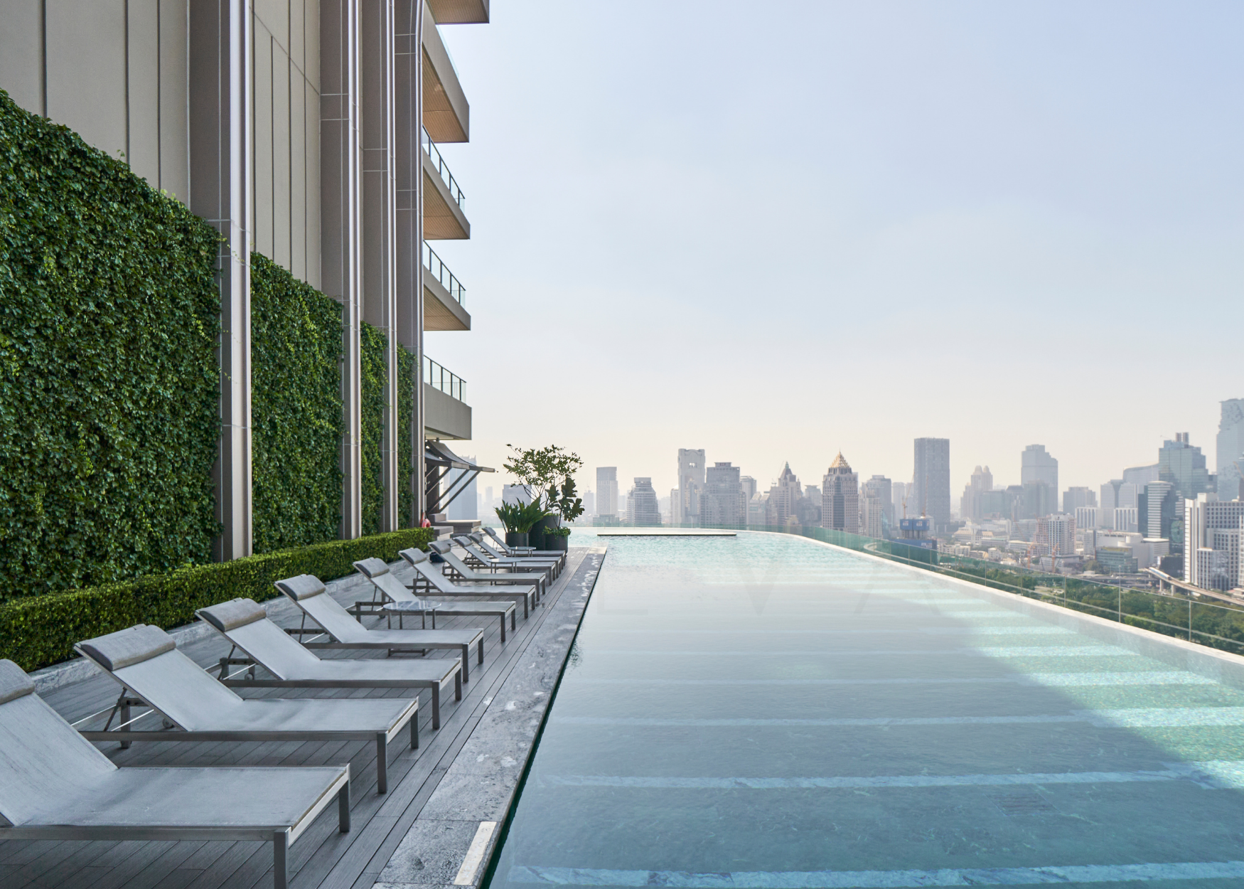 Sindhorn Residences Kempinski Bangkok pool