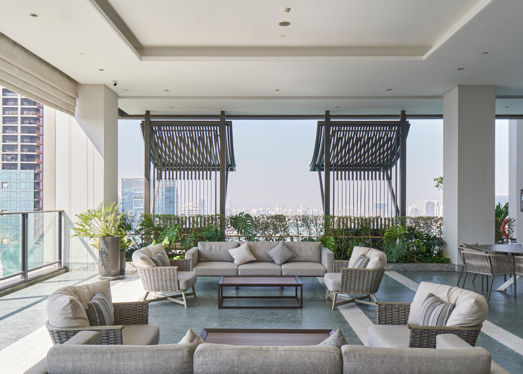 Sindhorn Residences Kempinski Bangkok terrace