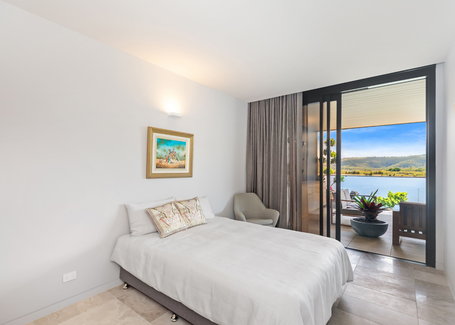 For sale Masons Parade, Point Frederick penthouse Boulevard