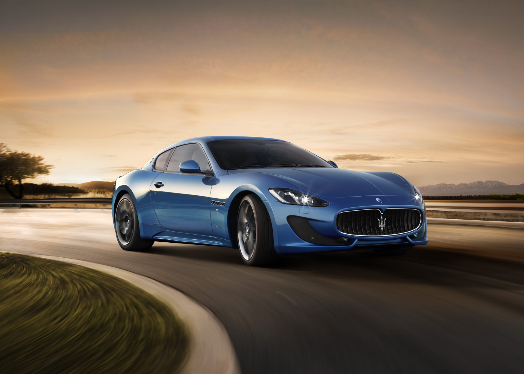 Maserati GranTurismo blue