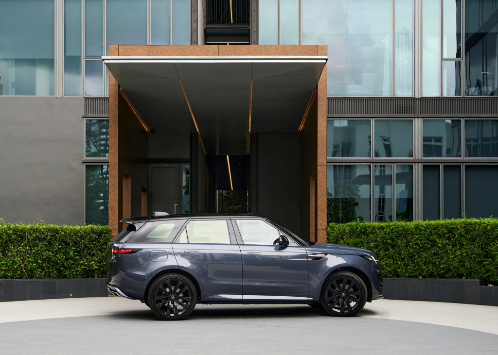 Range Rover Sport navy