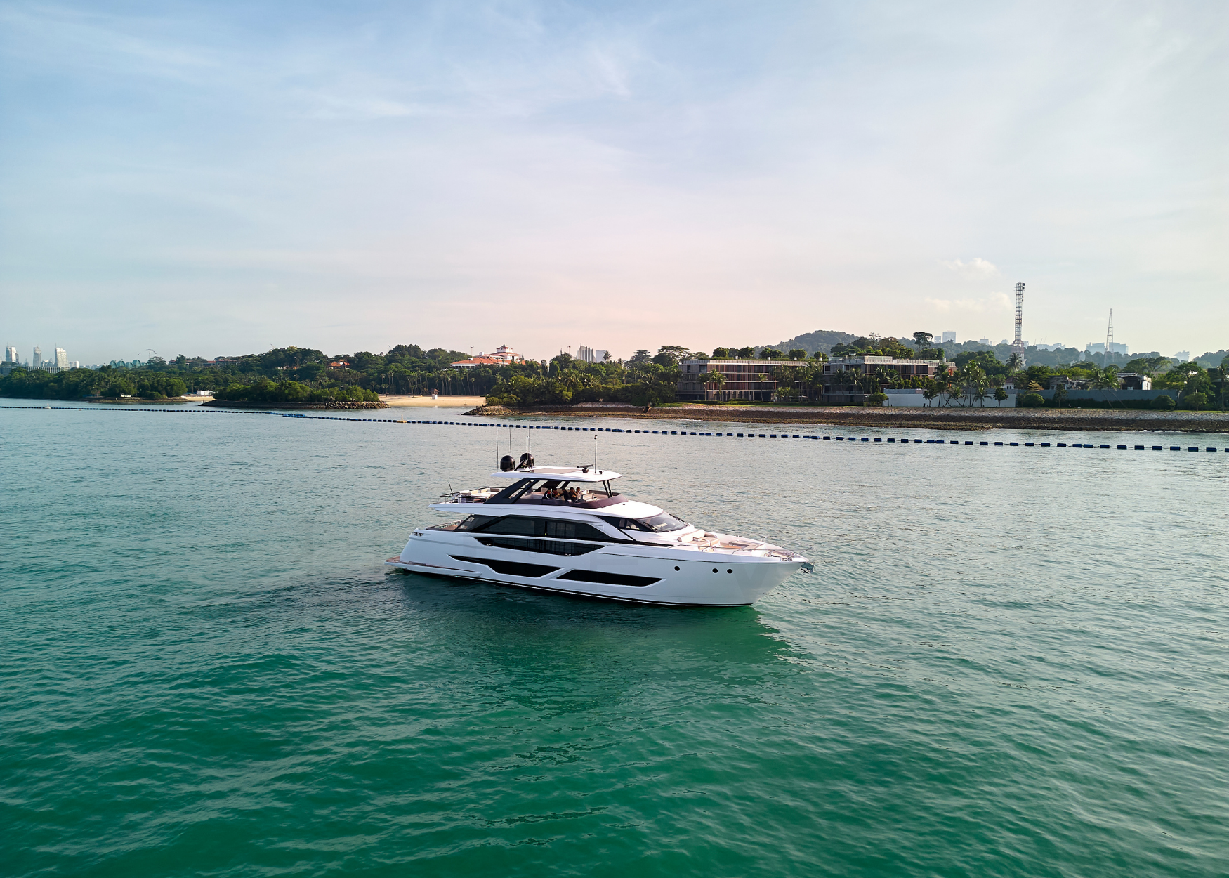 Ferretti Yachts 860