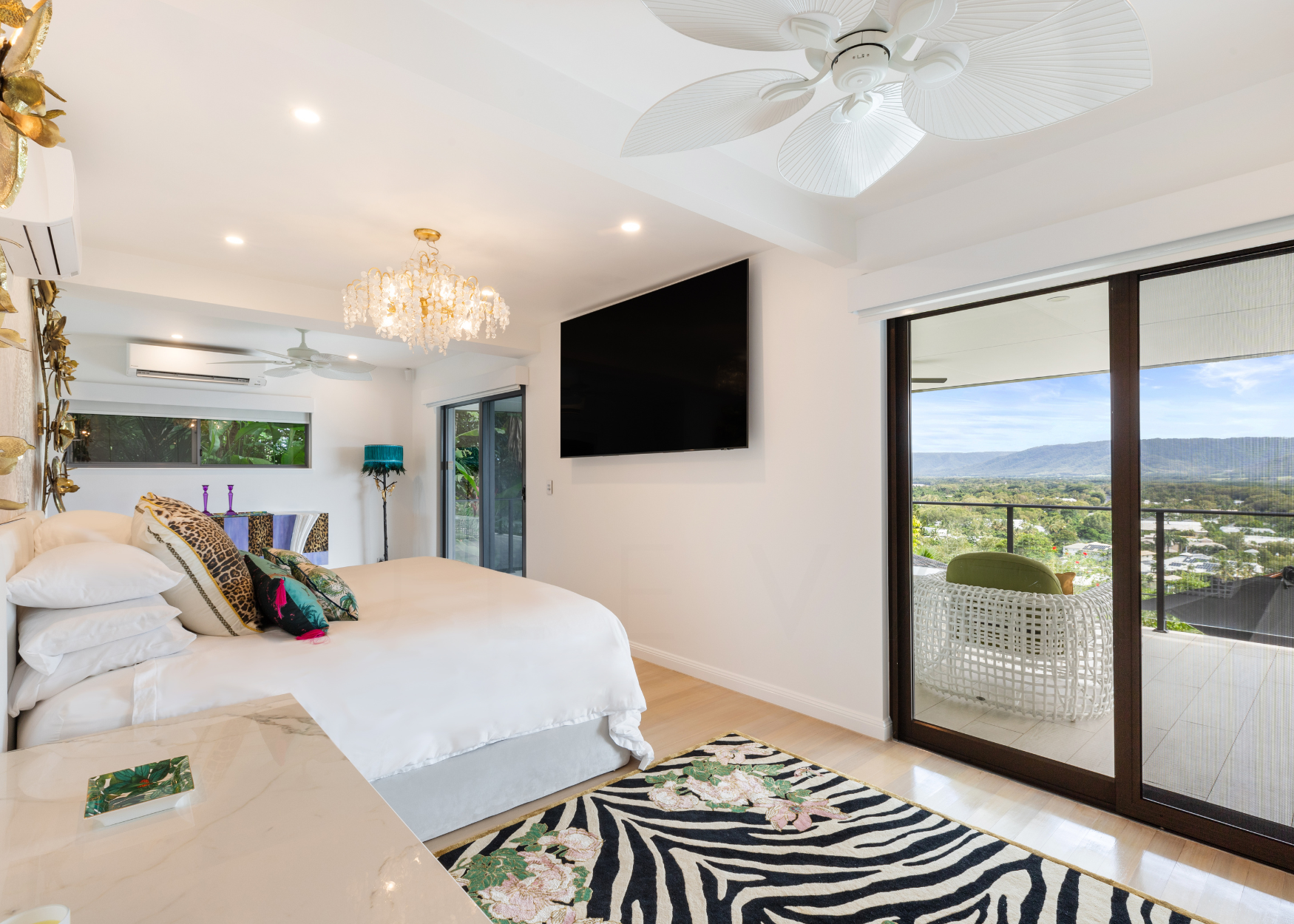 The Glasshouse, Port Douglas bedroom