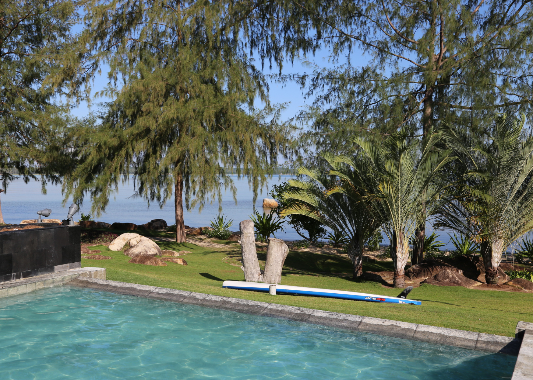 Ombak Villa Lagoi Bay pool