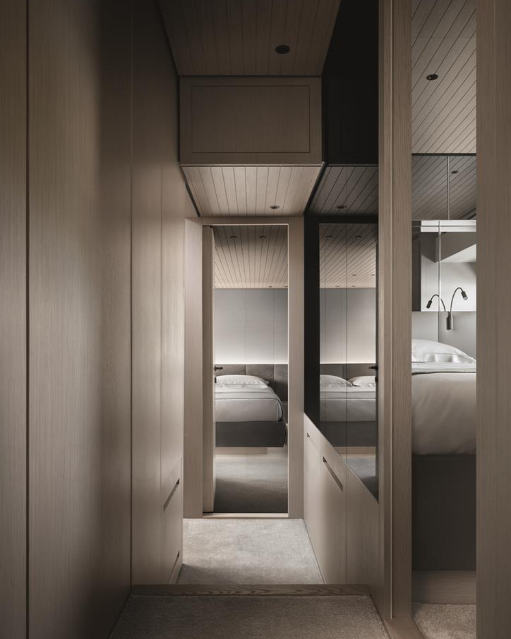 Sanlorenzo SX76 bathroom
