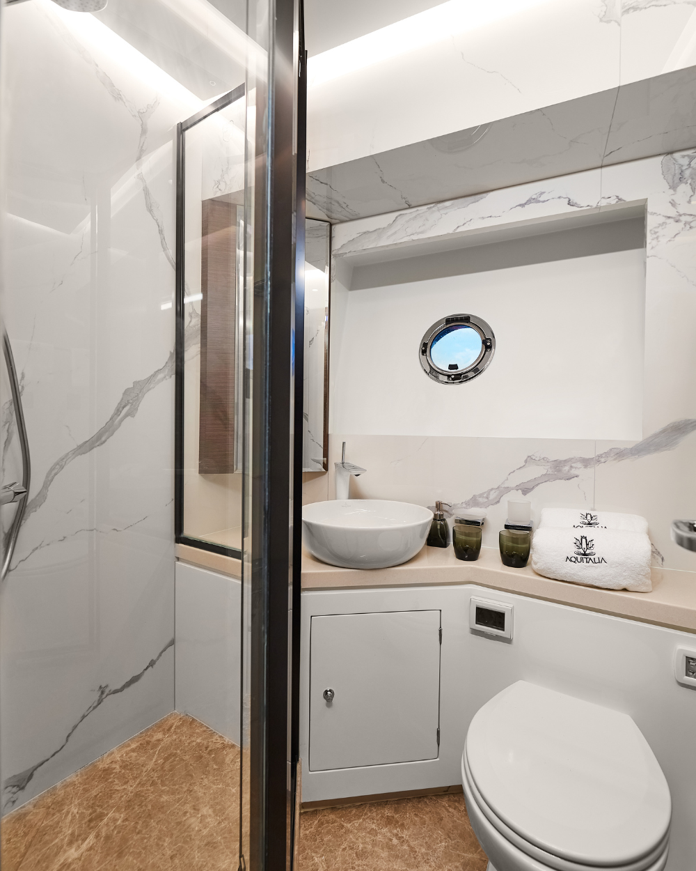 Aquitalia 68 bathroom