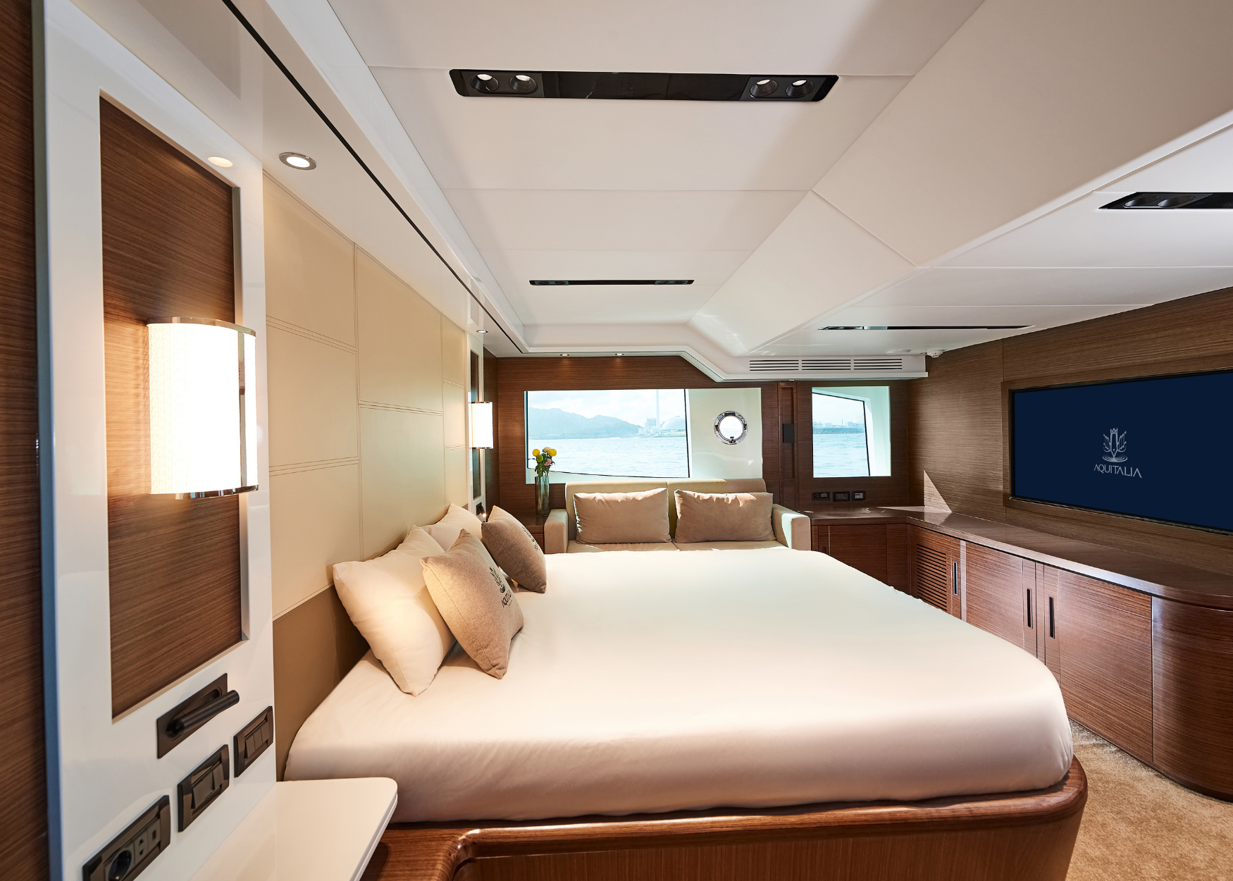 Aquitalia 68 cabin