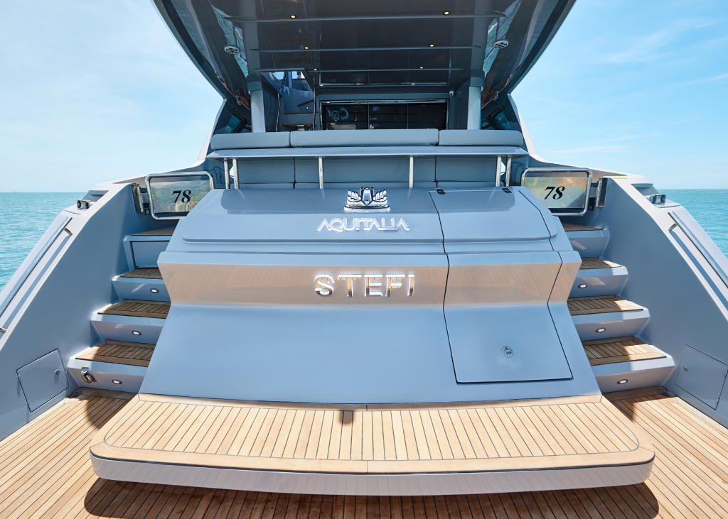 Aquitalia 68 deck