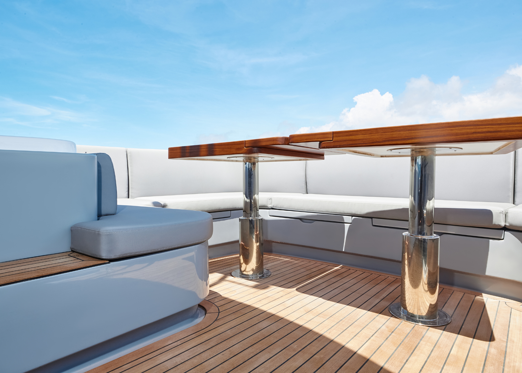 Aquitalia 68 deck