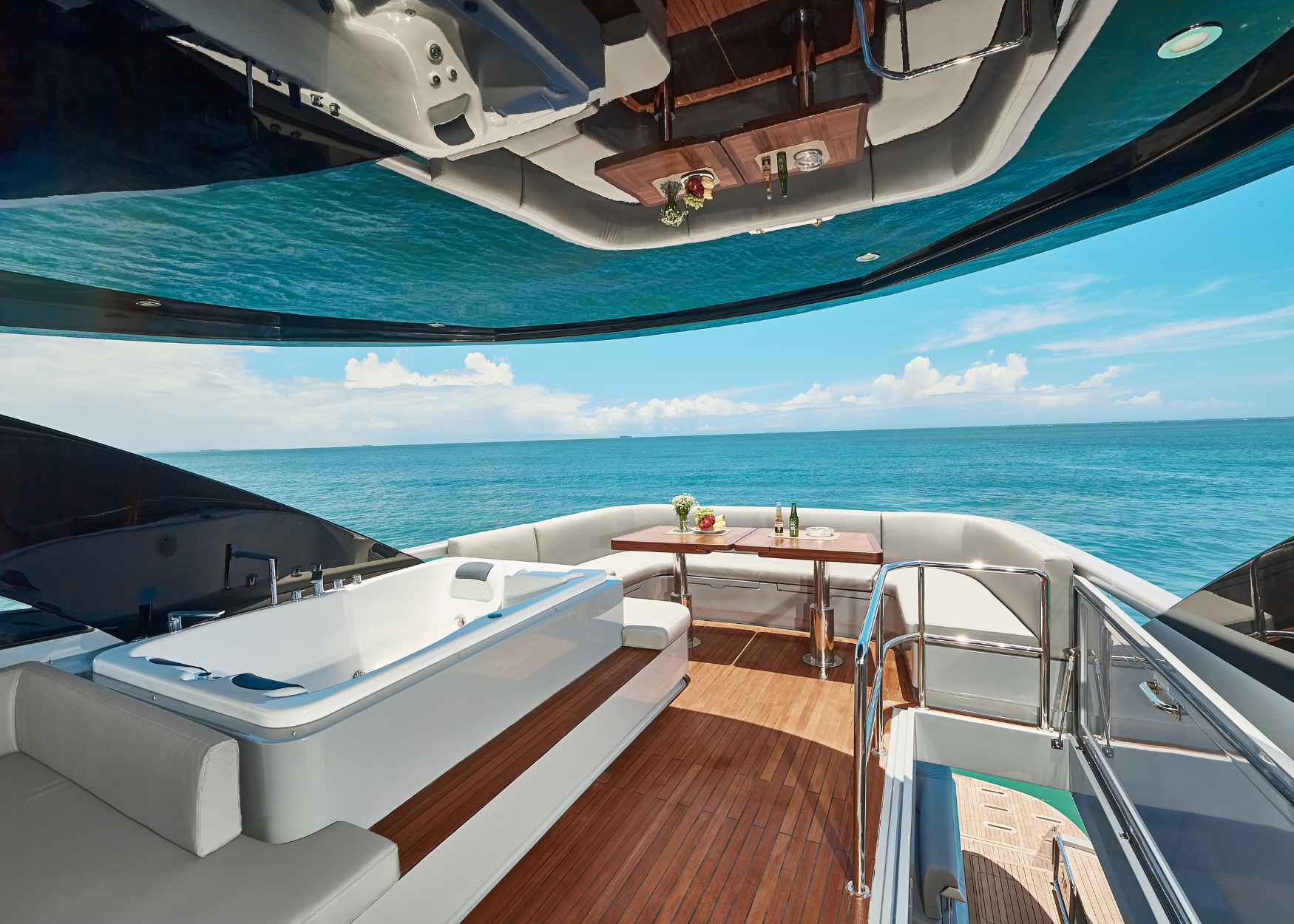 Aquitalia 68 deck