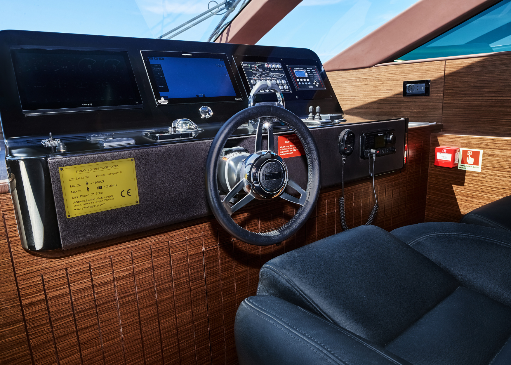 Aquitalia 68 pilot house