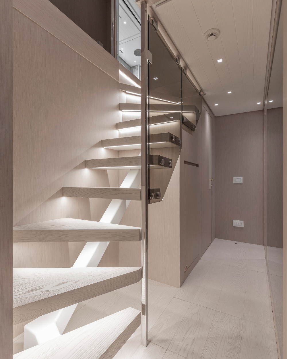 Aquitalia 68 stairs