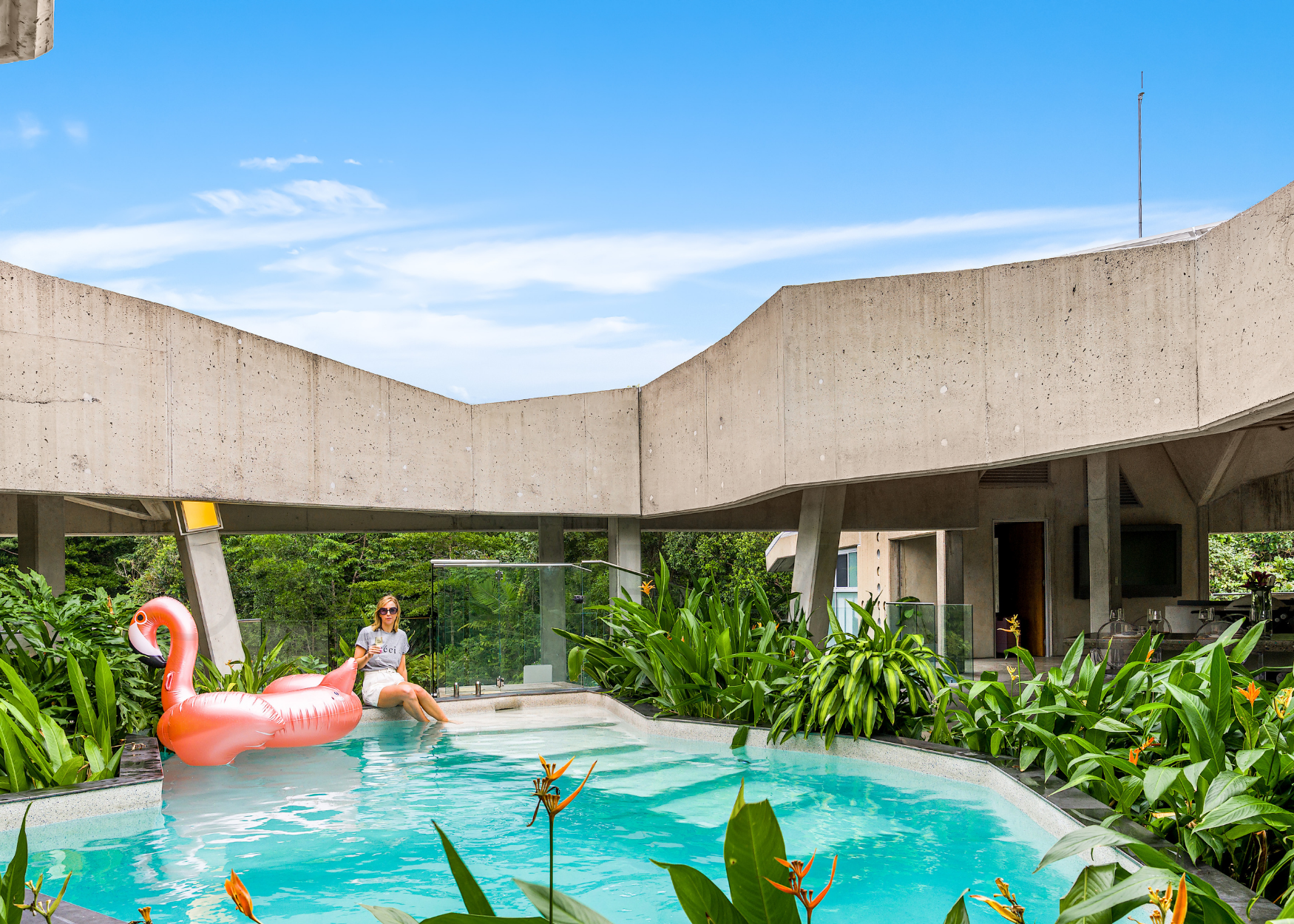 Akira Resort House pool