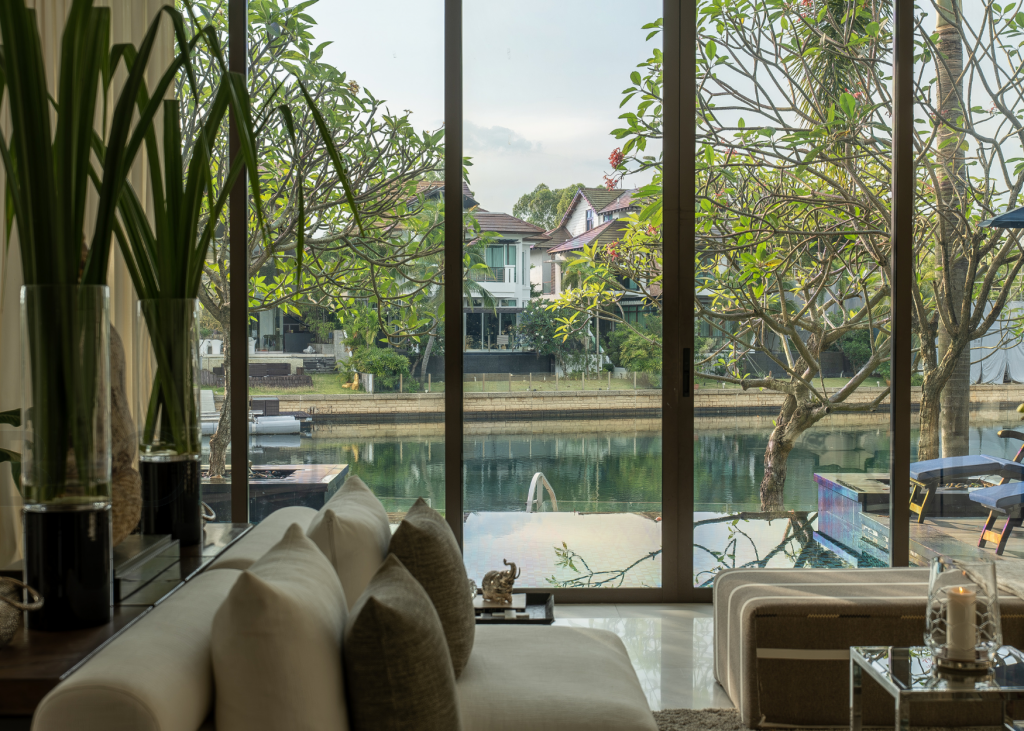 4 Paradise Island Villa living