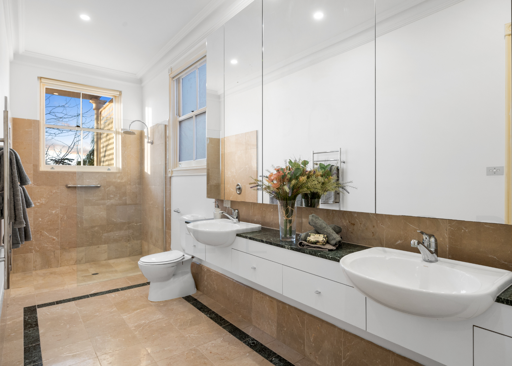 33a Wootoona Terrace, St Georges bathroom