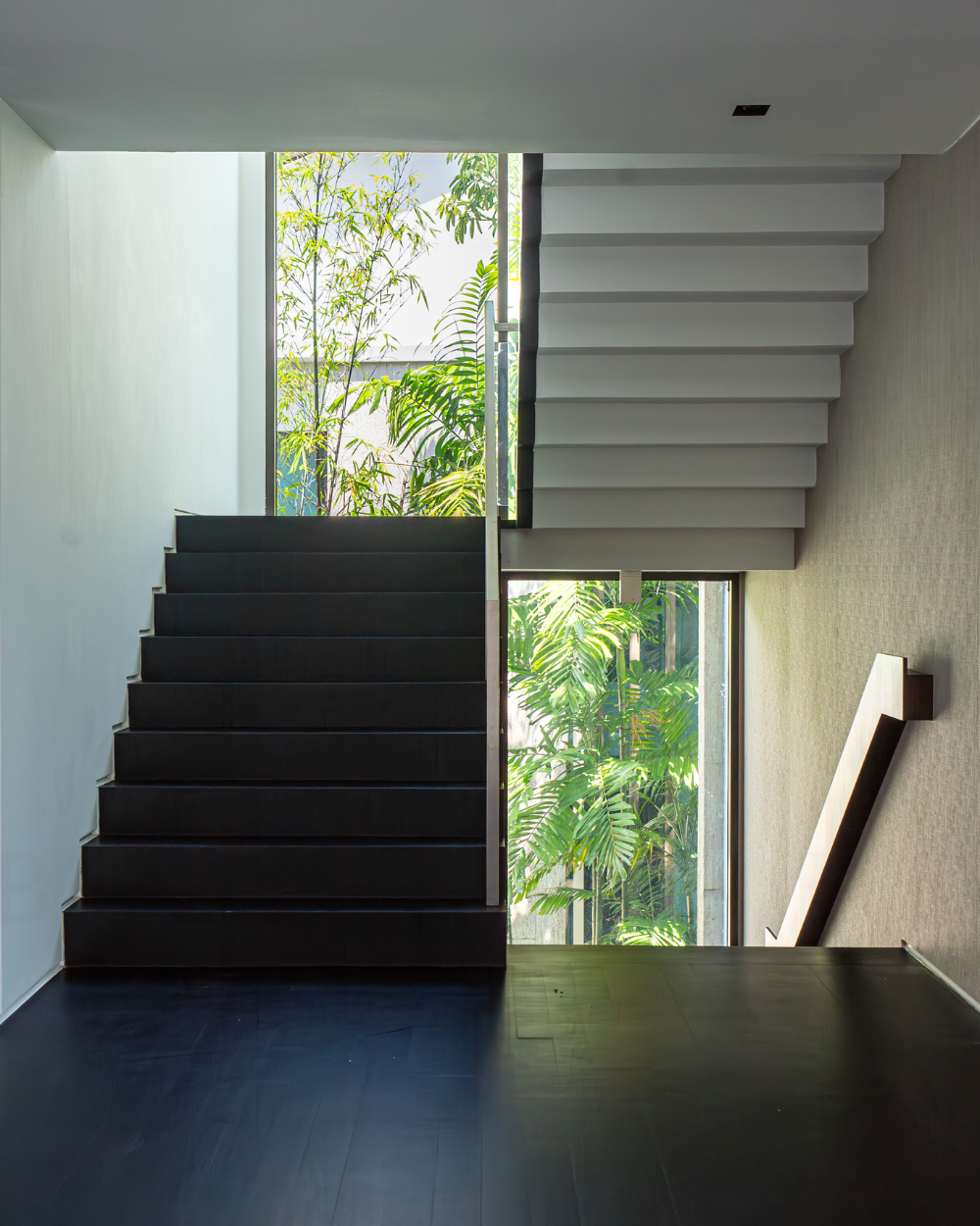 41 Ocean Drive Kasara stairs