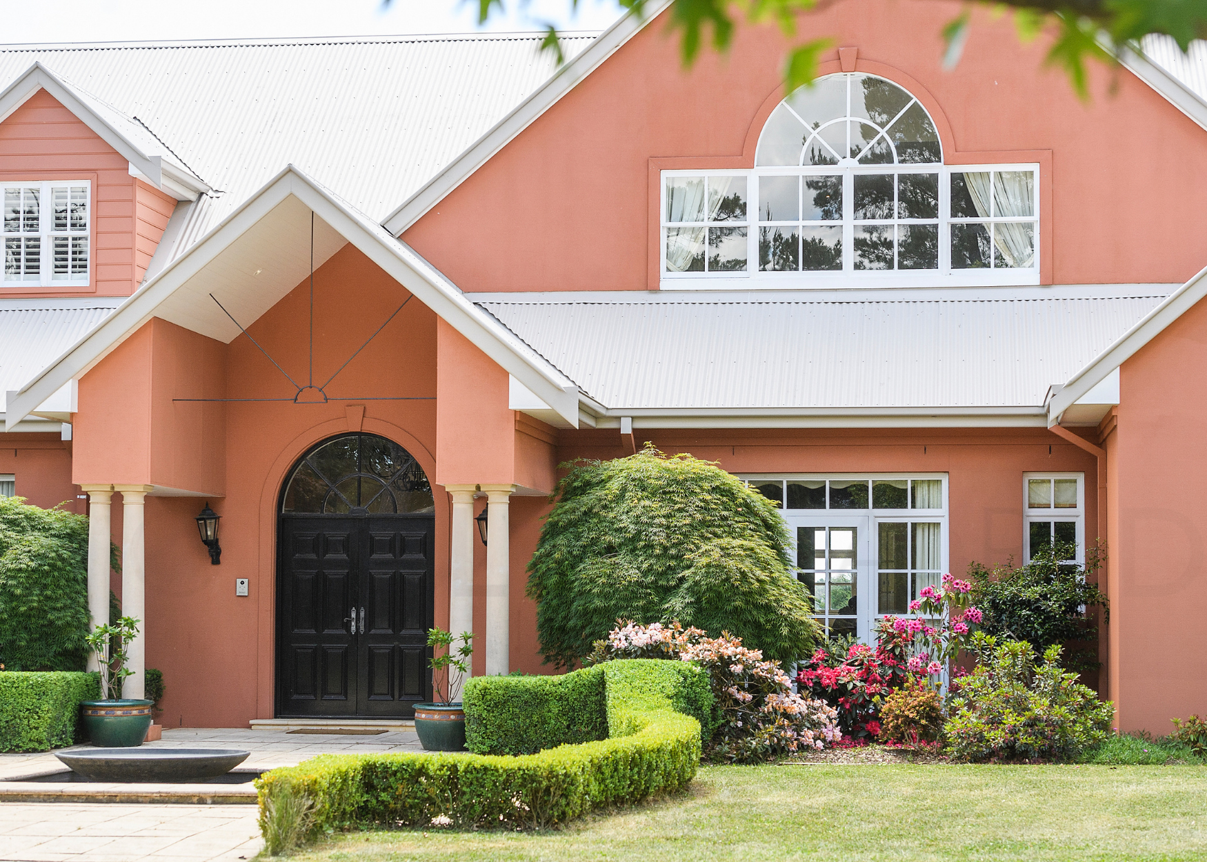 Iona Park, Moss Vale facade