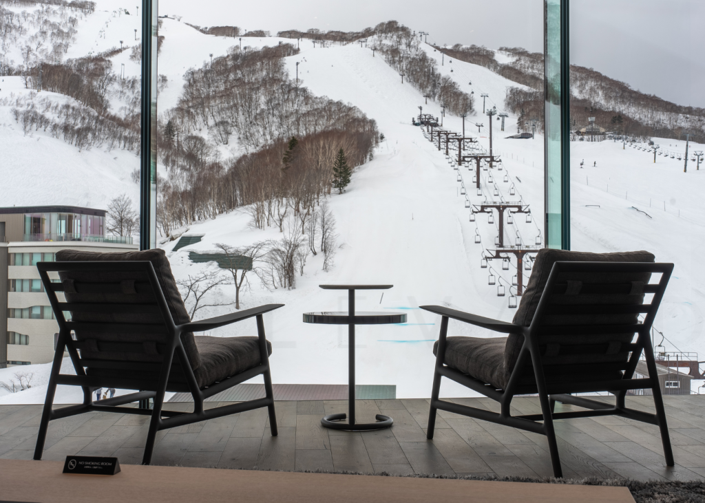 Muwa Niseko balcony