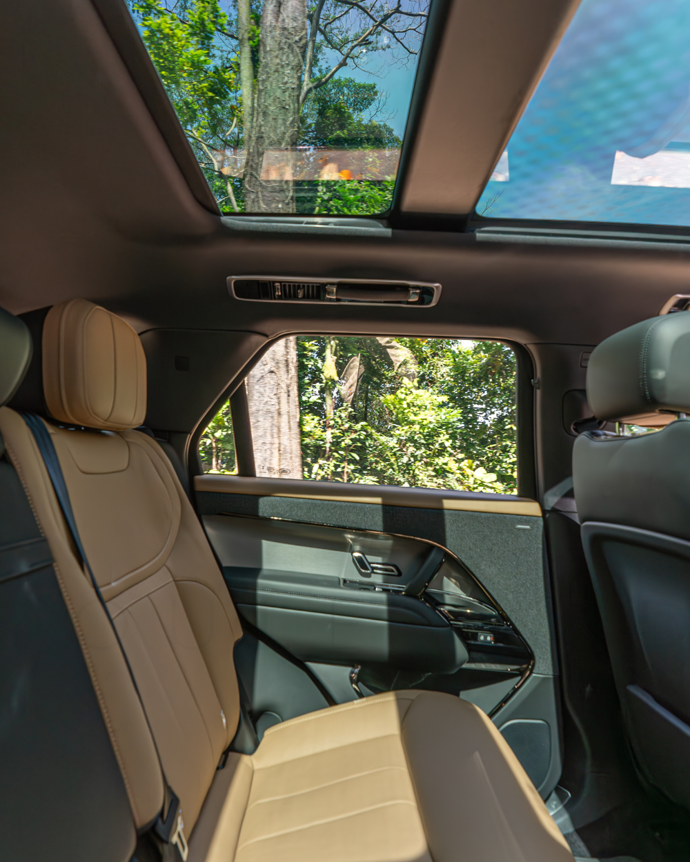 Reinventing sporting luxury with the all-new Land Rover Range Rover ...