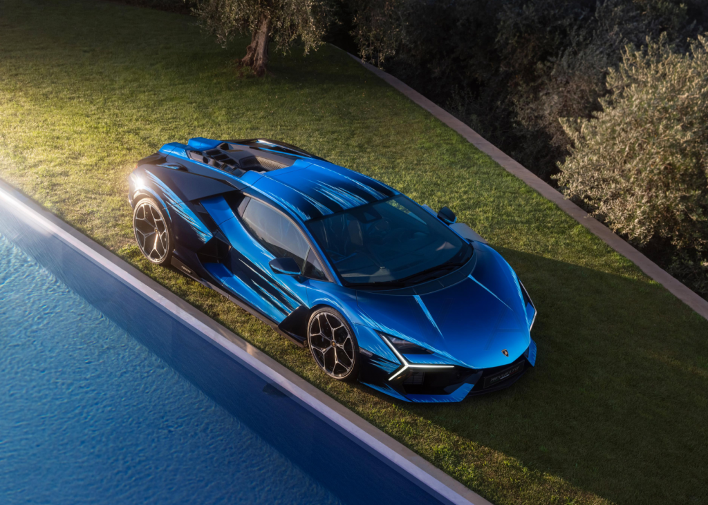 Lamborghini Revuelto