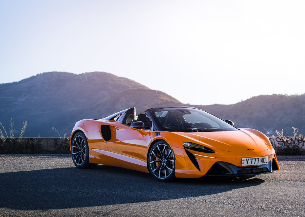 McLaren Artura Spider