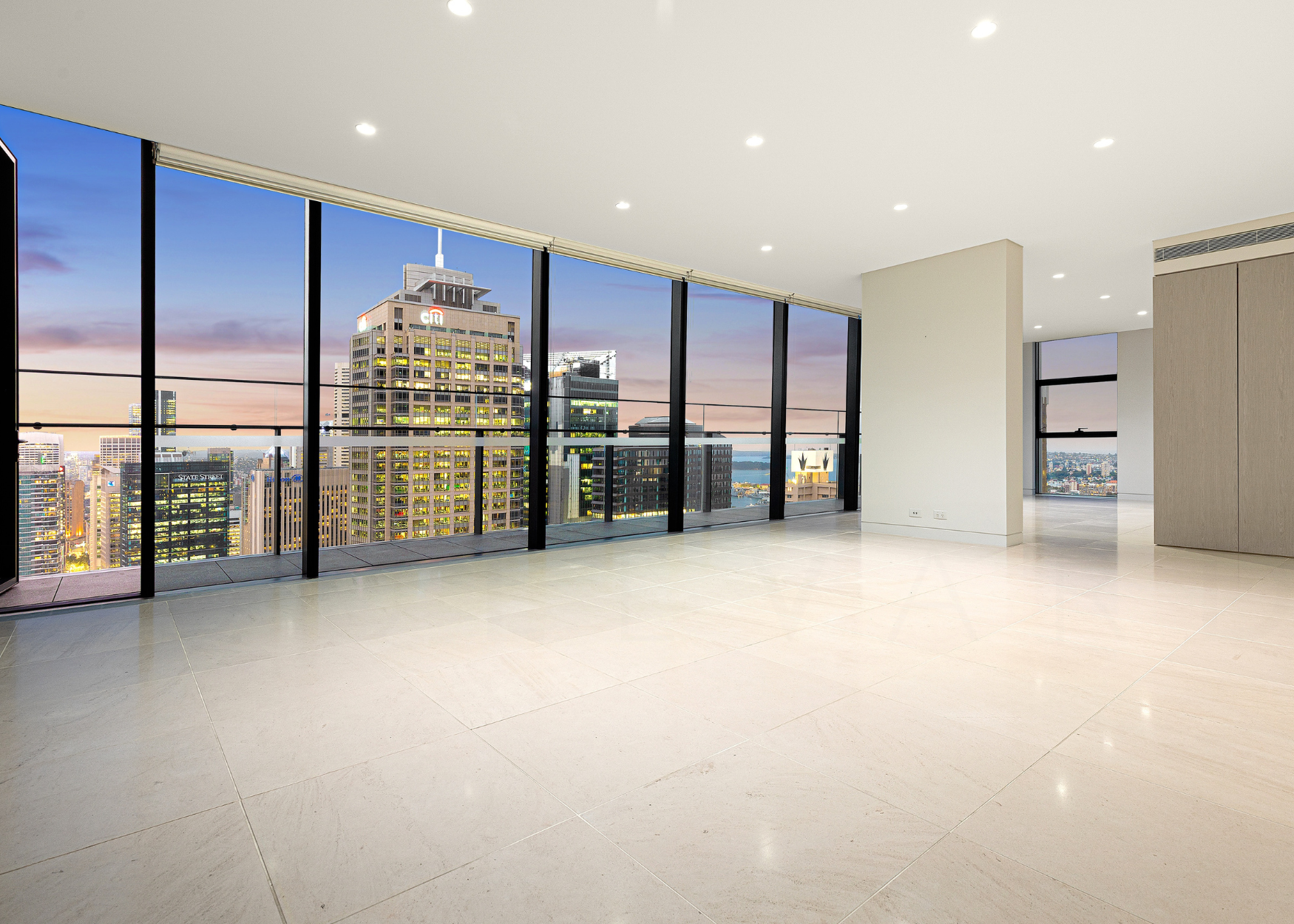 Lumiere Residences, Bathurst St