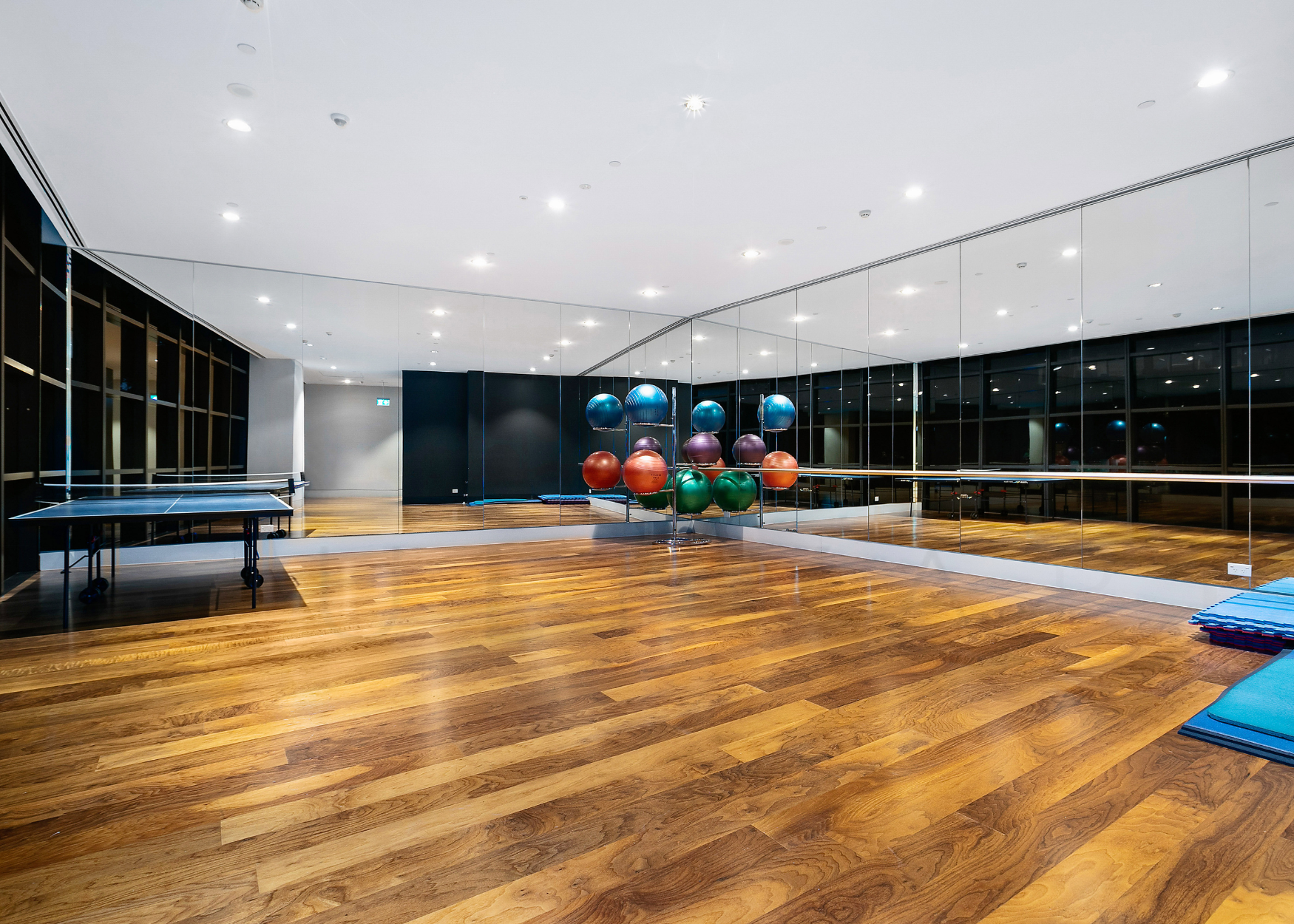 Lumiere Residences, Bathurst St