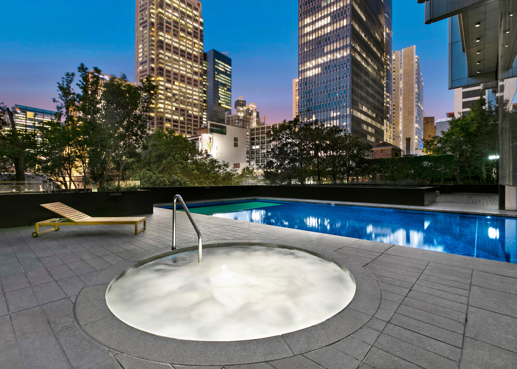 Lumiere Residences, Bathurst St