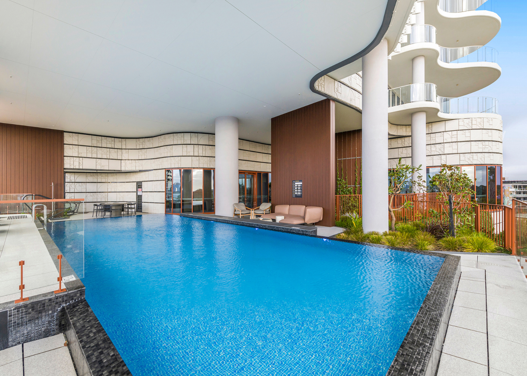 1204-10 Forbes Rd Applecross