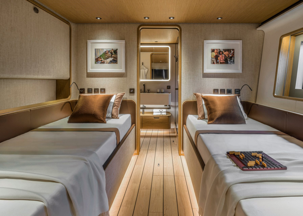 Custom Line Navetta 38