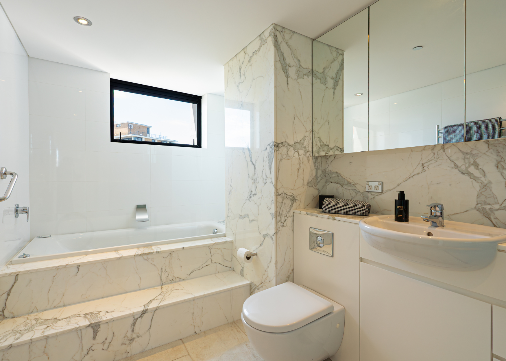 14A 21 Thorton St, Darling Pt