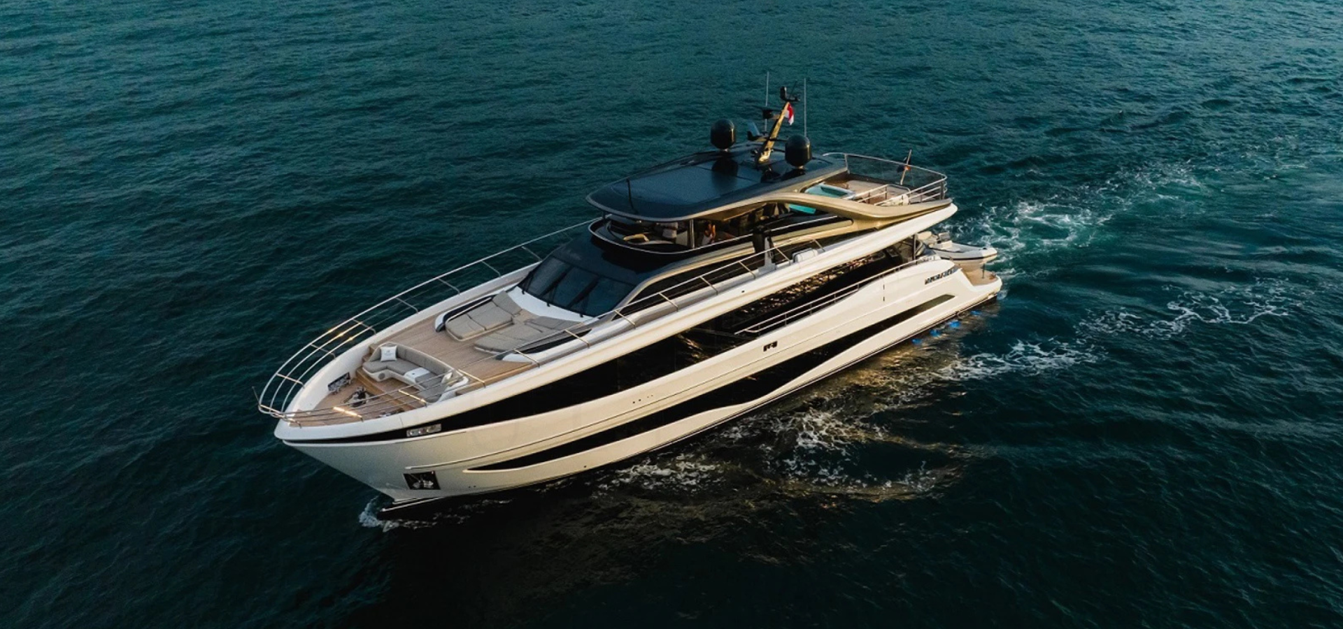 best-flybridge-yachts-d1a