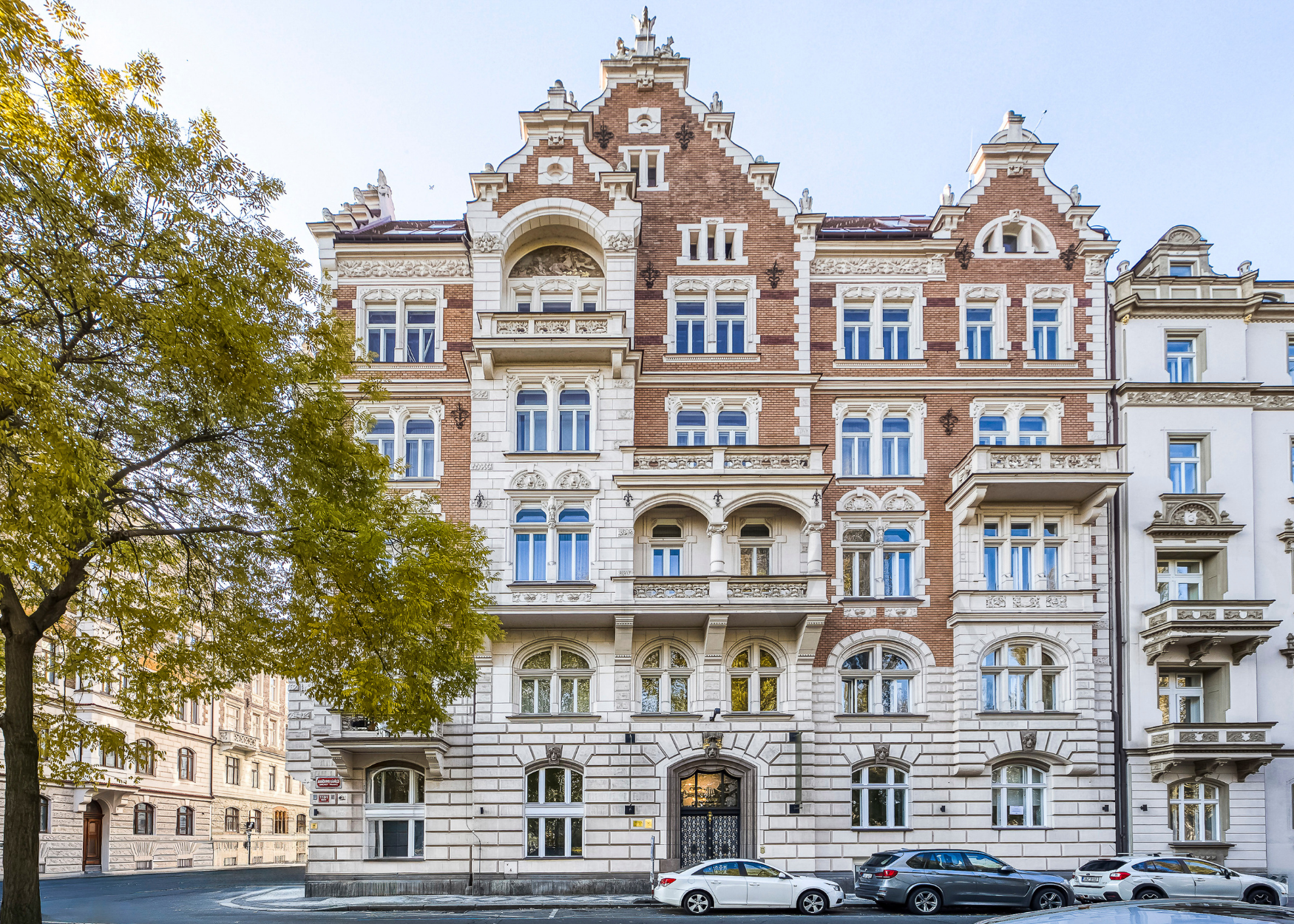 Janáčkovo nábřeží, Prague