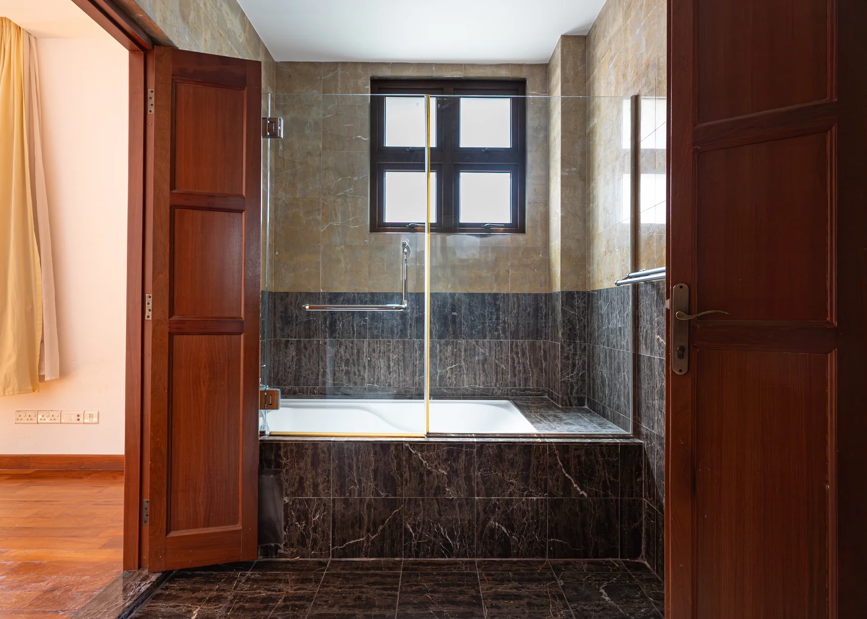 357B Holland Rd Bathroom 1