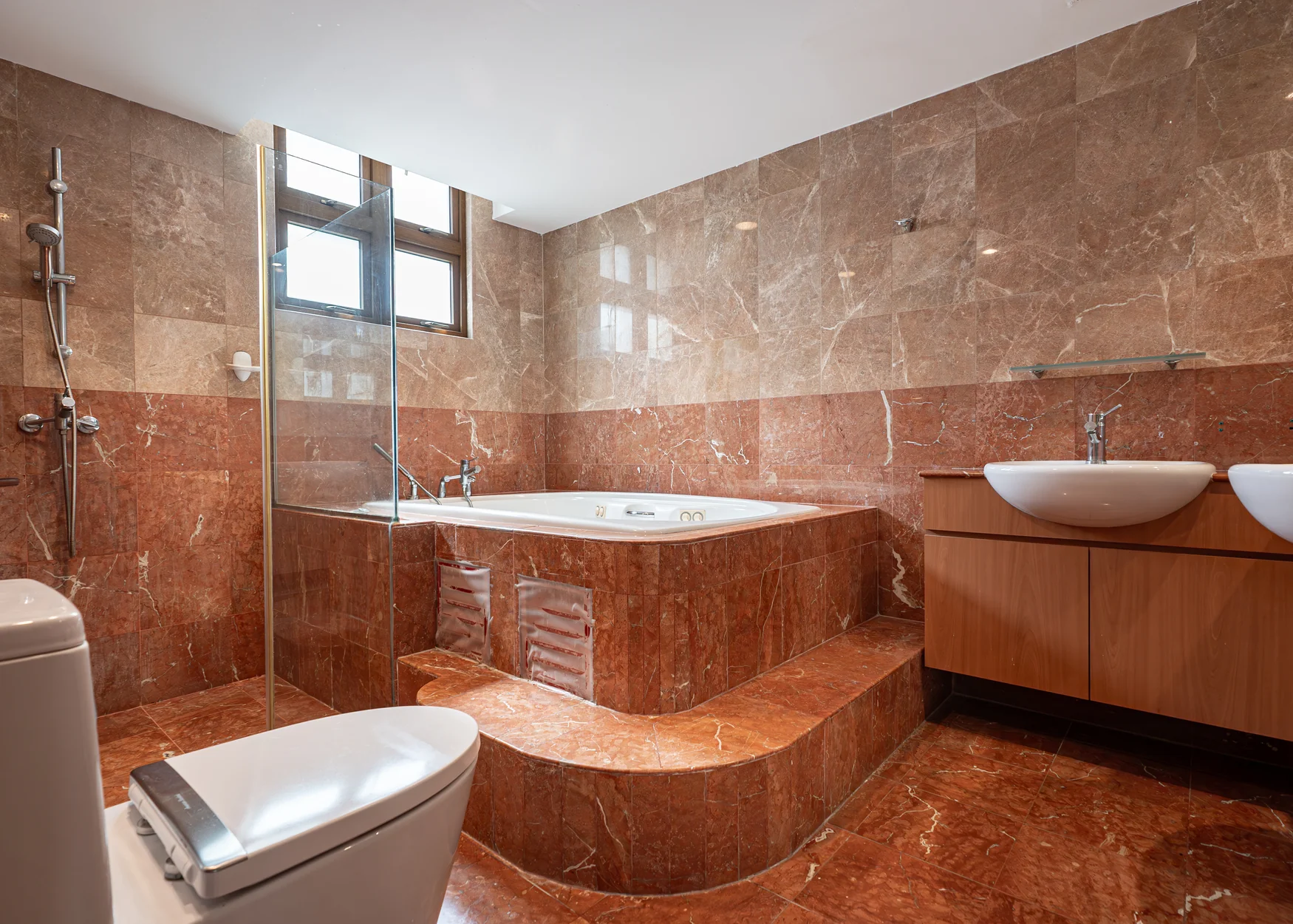 357B Holland Rd Bathroom 2
