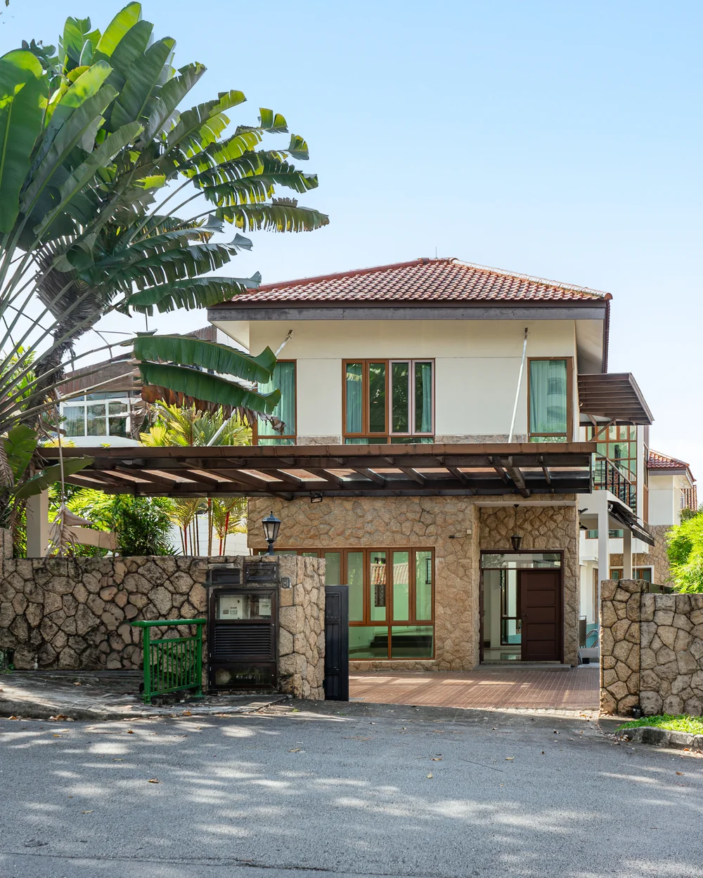 357B Holland Rd Driveway