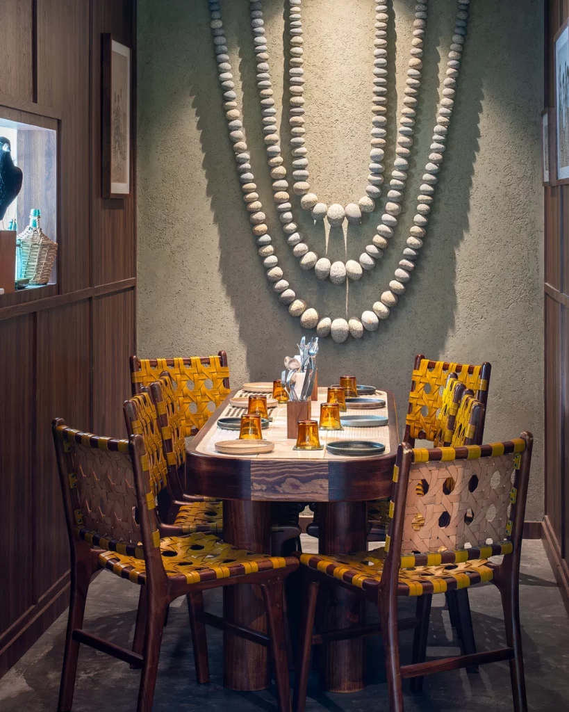 Magpie Table Setting